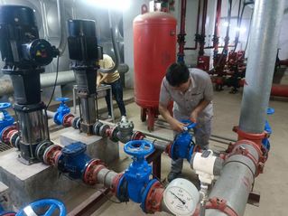 地下水泵房控制柜，生活水泵，排...